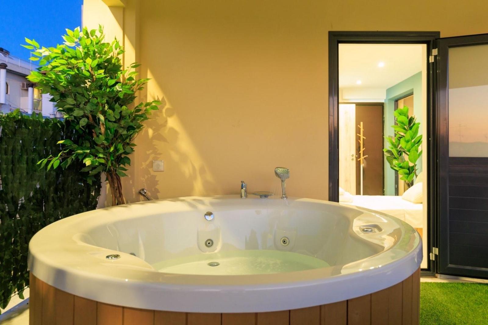 Aiolos Super Lux Suite Jucuzzi Nea Smyrni Centre Athens Exterior photo