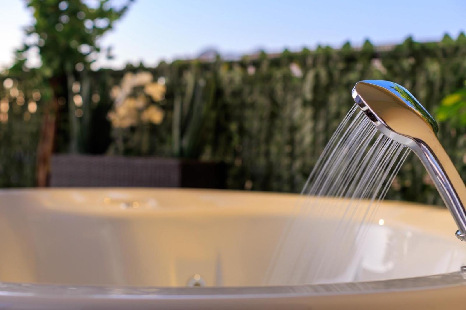 Aiolos Super Lux Suite Jucuzzi Nea Smyrni Centre Athens Exterior photo